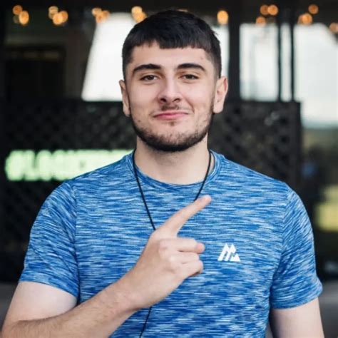 Inside YouTuber Danny Aarons' stunning six stone boxing weight .